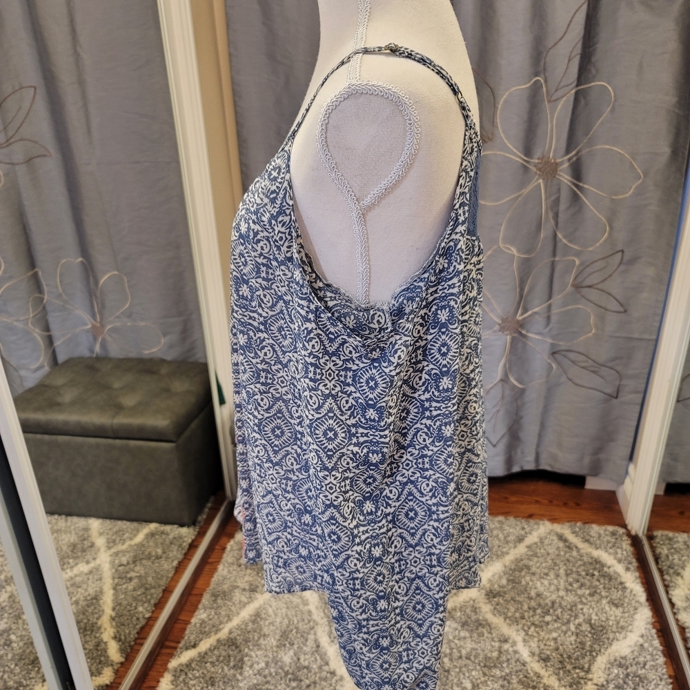Off shoulders women top - Picture 4 of 5